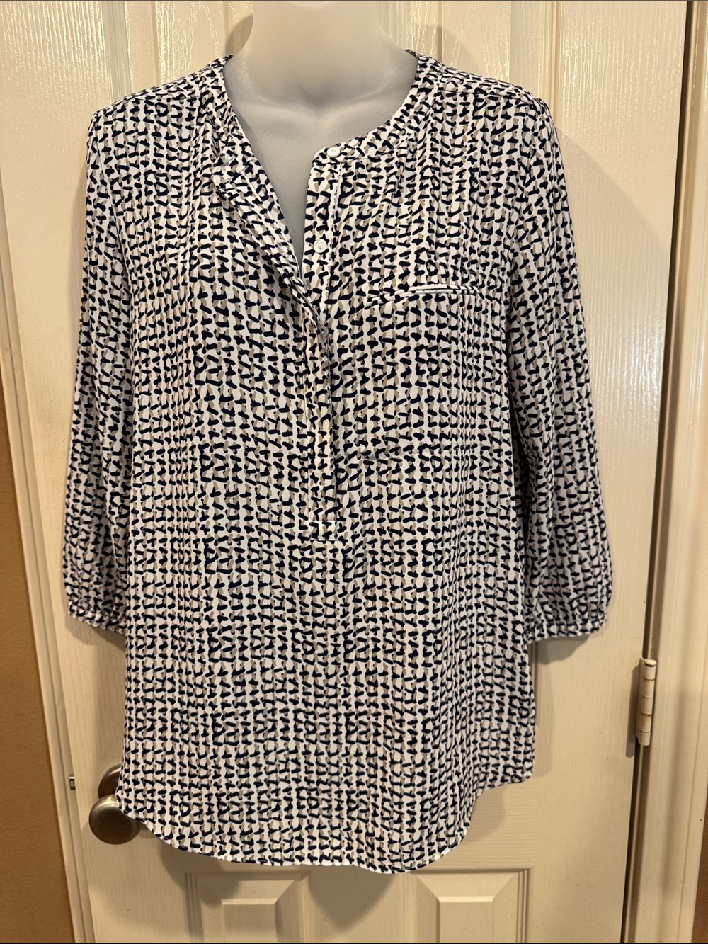 NYDJ Neutrals Patterned Blouse. Sz Medium